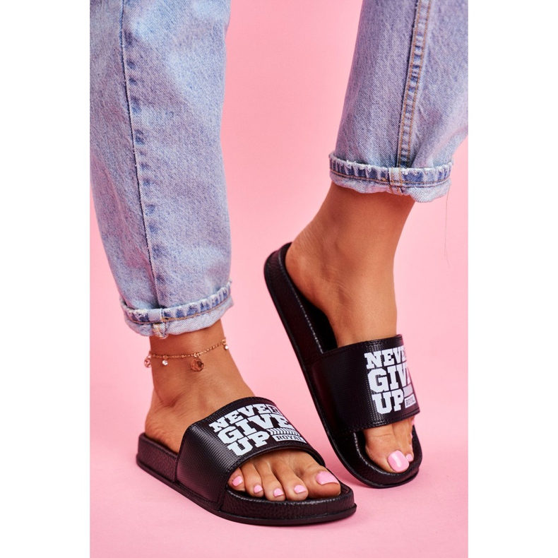 ADY Chaussons Femme Never Give Up Or Noir Blanc 1