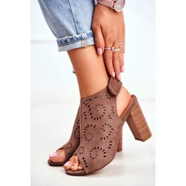 EVE Sandales Sur Un Talon Ajouré Velcro Kaki Rules 2 EVE Sandales Sur Un Talon Ajouré Velcro Kaki Rules 2