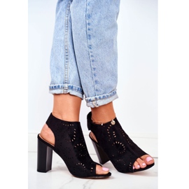 EVE Sandales Pour Femmes Sur Un Talon Ajouré Velcro Noir Rules le noir 1