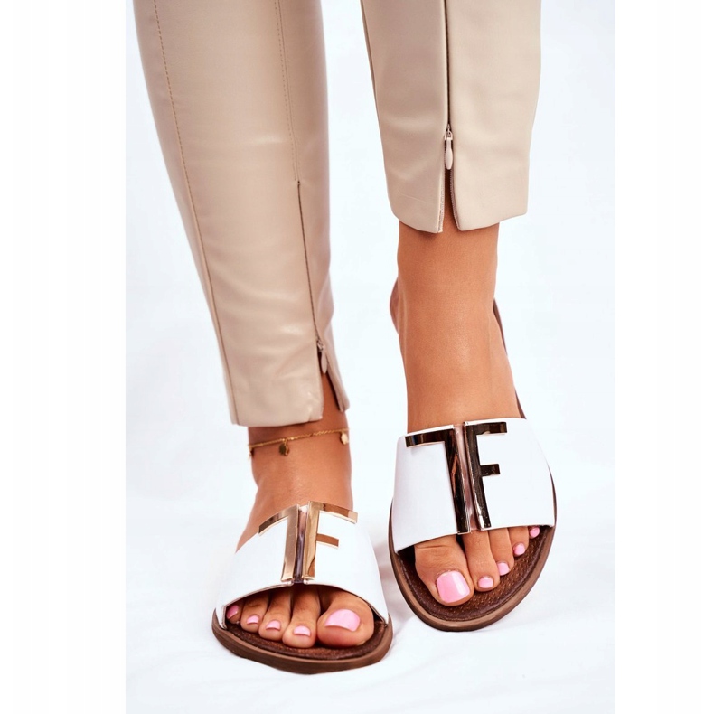 Pantoufles Élégantes Pour Femmes Blanc Nicole Dilmah blanche 1 Pantoufles Élégantes Pour Femmes Blanc Nicole Dilmah blanche 1