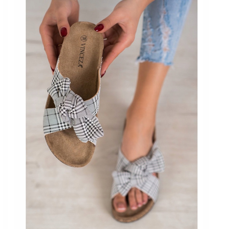 Pantoufles à la mode VINCEZA blanche le noir 1