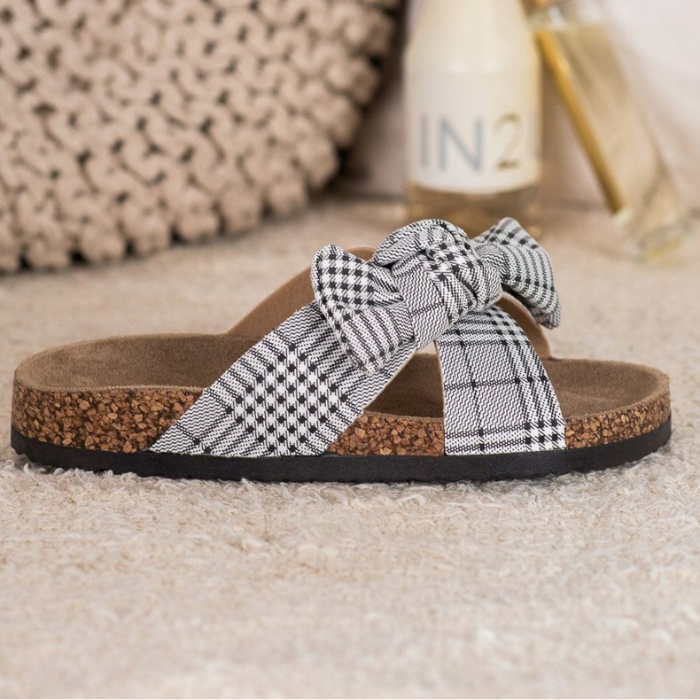 Pantoufles à la mode VINCEZA blanche le noir 2