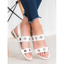 Kylie Sandales blanches décontractées 1 Kylie Sandales blanches décontractées 1