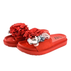 Chaussons rouges à fleurs PT-109 3