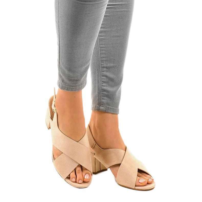 Sandales à talons beiges A305 en daim 1