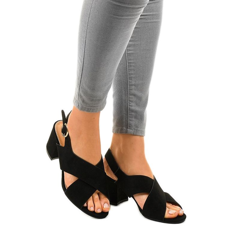 Sandales noires à talons A305 en daim 1