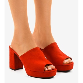 Escarpins en daim rouge 9R17 1