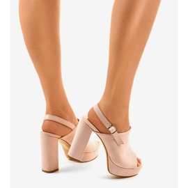 Sandales à talons beiges avec une tige 9R05 rose 3