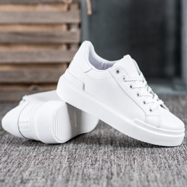 Renda Baskets blanches sur la plate-forme 2
