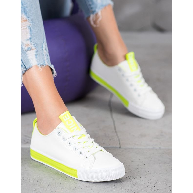 Bestelle Belles baskets de sport blanc 1