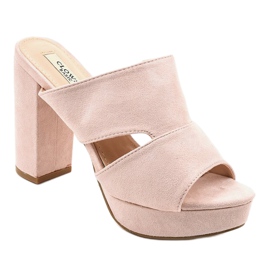Escarpins en daim beige 9R55 1