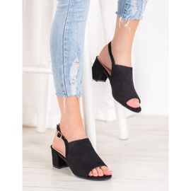 Small Swan Chaussures noires sur un bar le noir 5