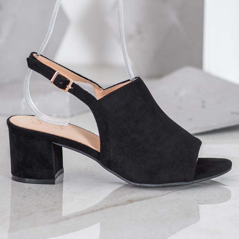 Small Swan Chaussures noires sur un bar le noir 2
