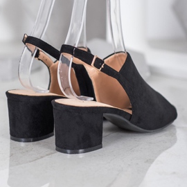Small Swan Chaussures noires sur un bar le noir 3