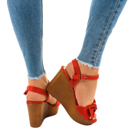 Sandales compensées en daim rouge HY8542 3