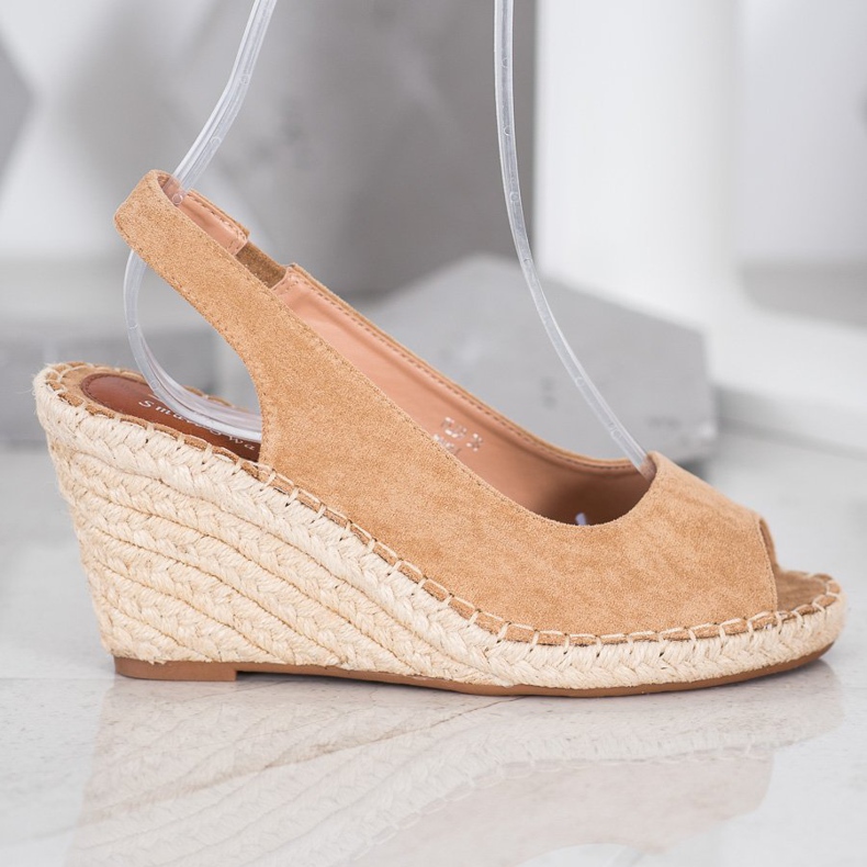 Small Swan Sandales marron sur un haut compensé brun 1