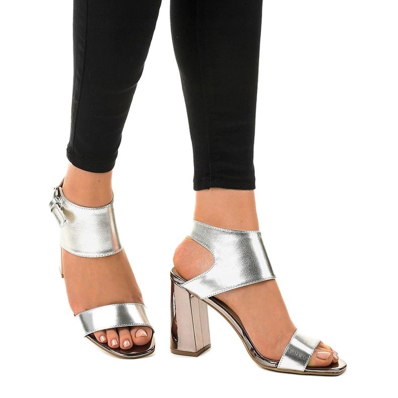 Sandales argentées élégantes sur le poteau 0354-20 gris 1 Sandales argentées élégantes sur le poteau 0354-20 gris 1