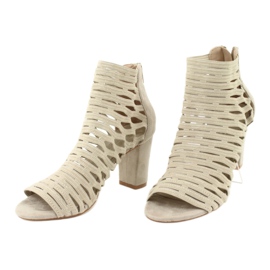 Sandales avec dessus en daim Filippo DS1275 / 20 BE beige 2