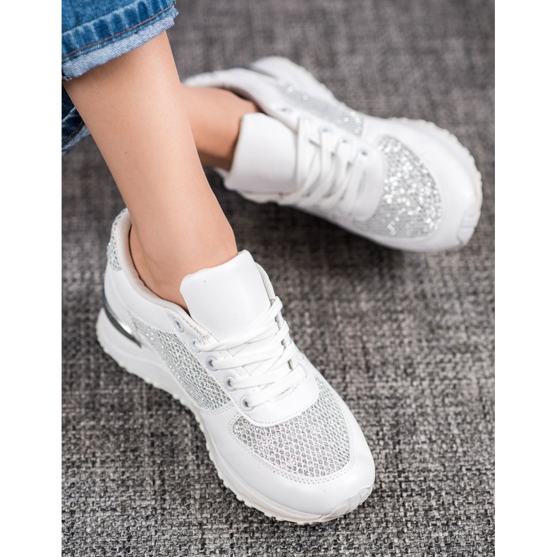 SHELOVET Chaussures de sport blanches élégantes 2 SHELOVET Chaussures de sport blanches élégantes 2