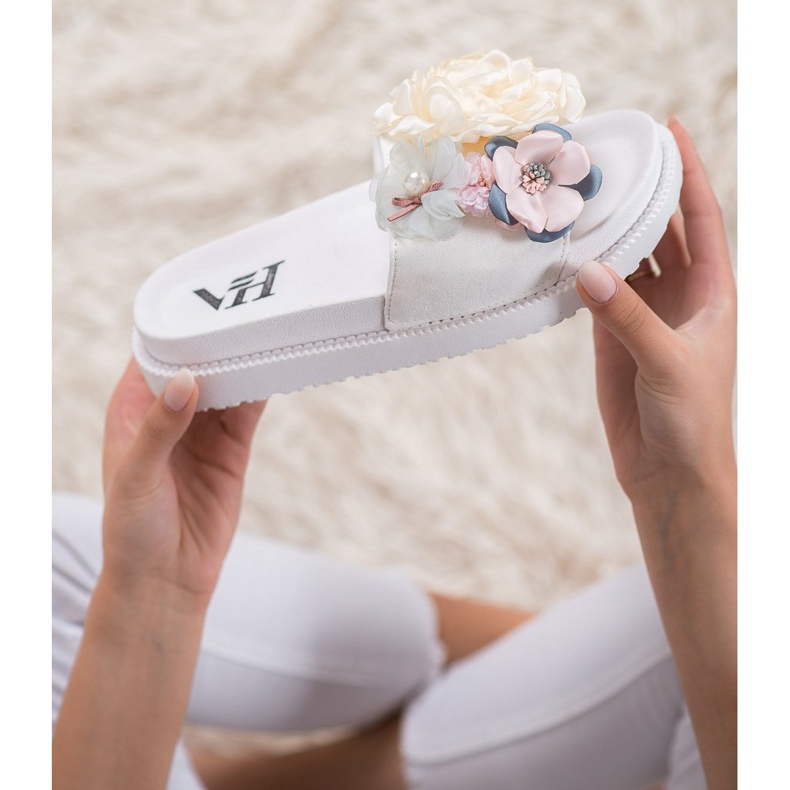 SHELOVET Pantoufles En Daim Avec Fleurs blanche 1