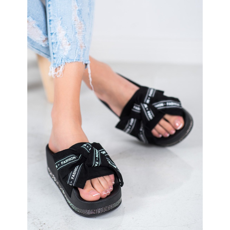 Queen Vivi Pantoufles De Mode Noires 1