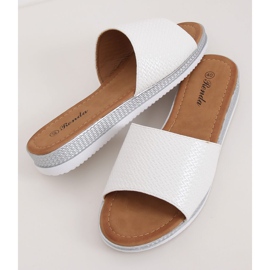 Chaussons femme blancs BQ-66 Blanc blanche 2 Chaussons femme blancs BQ-66 Blanc blanche 2