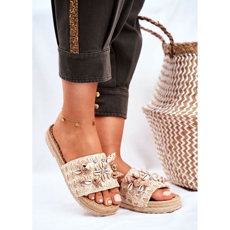 SEA Chaussons Femme Coquillages Beige Summers 1 SEA Chaussons Femme Coquillages Beige Summers 1