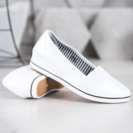 Renda Slipons blancs sur une cale blanche 3
