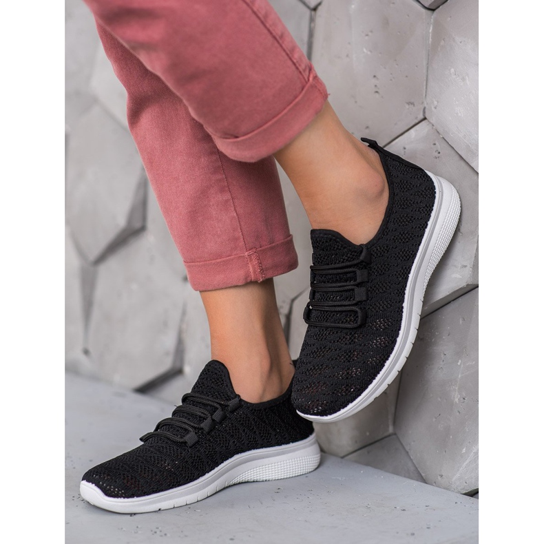 SHELOVET Chaussures noires ajourées le noir 2