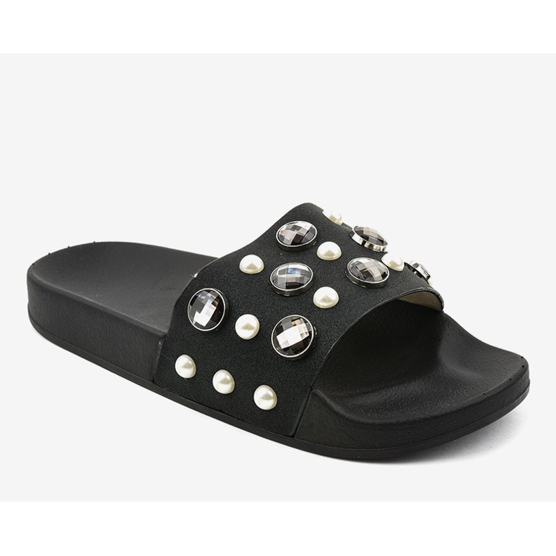 Chaussons noirs avec perles H-6567 1