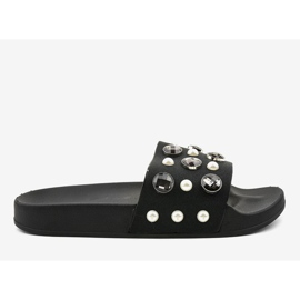 Chaussons noirs avec perles H-6567 2