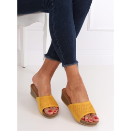 Chaussons compensés bas miel 10-238 Jaune 3