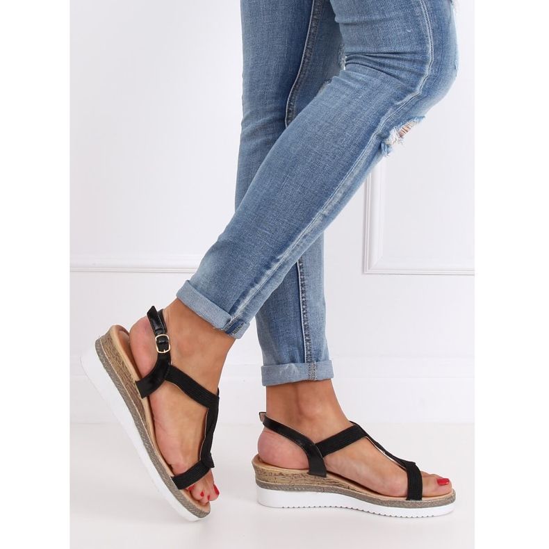 Sandales noires sur un coin noir L6629 Noir 1