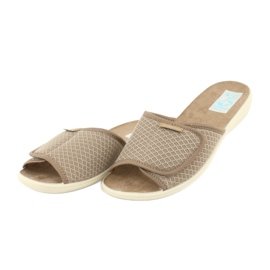 Adanex Chaussons beiges à rabats Velcro 24840 2