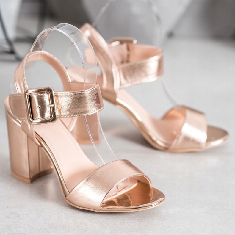 Small Swan Sandales sur une barre avec cuir écologique d'or 1