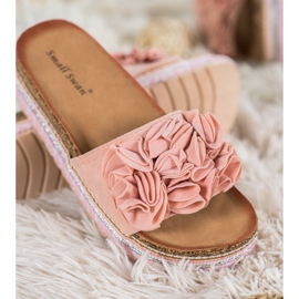 Small Swan Pantoufles En Daim Avec Ornements rose 1