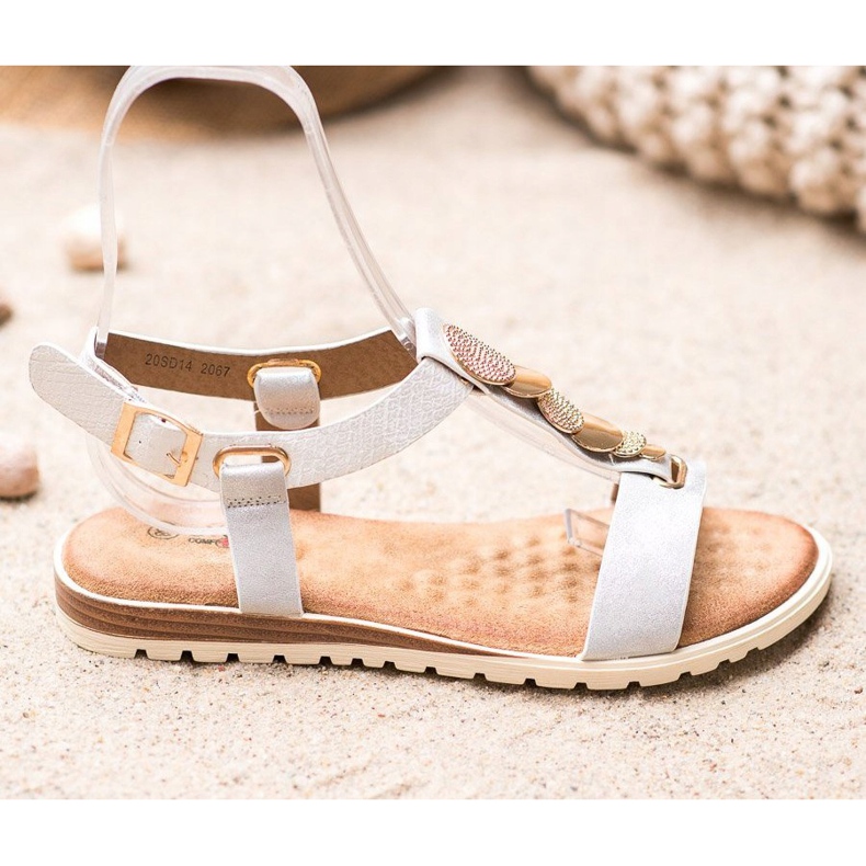 Evento Sandales blanches avec ornements 2 Evento Sandales blanches avec ornements 2