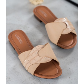 SHELOVET Pantoufles élégantes en cuir écologique beige 1