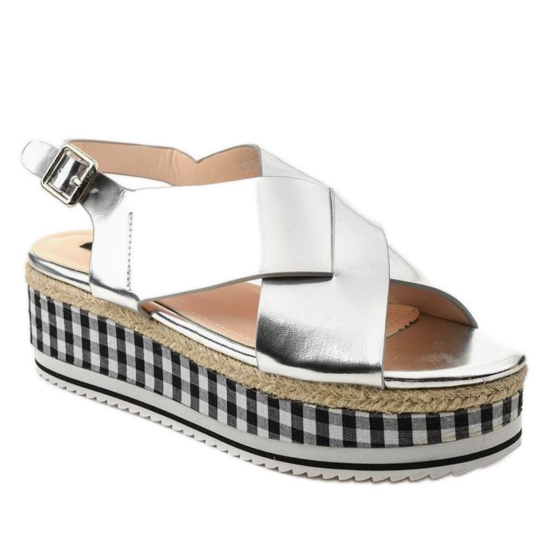 Sandales argentées sur la plateforme 1507-40 gris 1