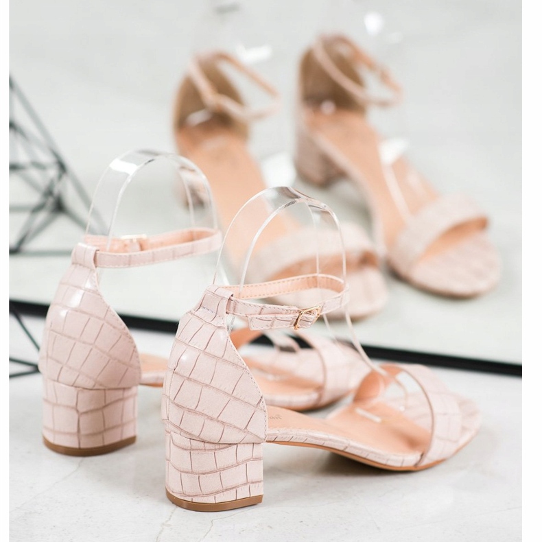 Small Swan Sandales confortables sur une tige basse beige 1