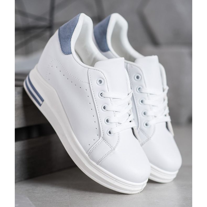 SHELOVET Chaussures de sport sur un coin blanche 1