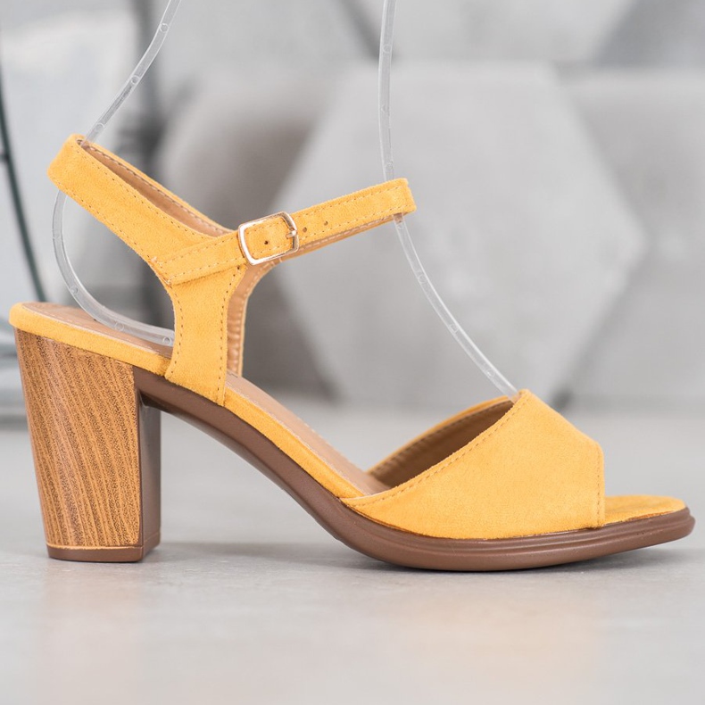 SHELOVET Sandales en daim jaunes 1