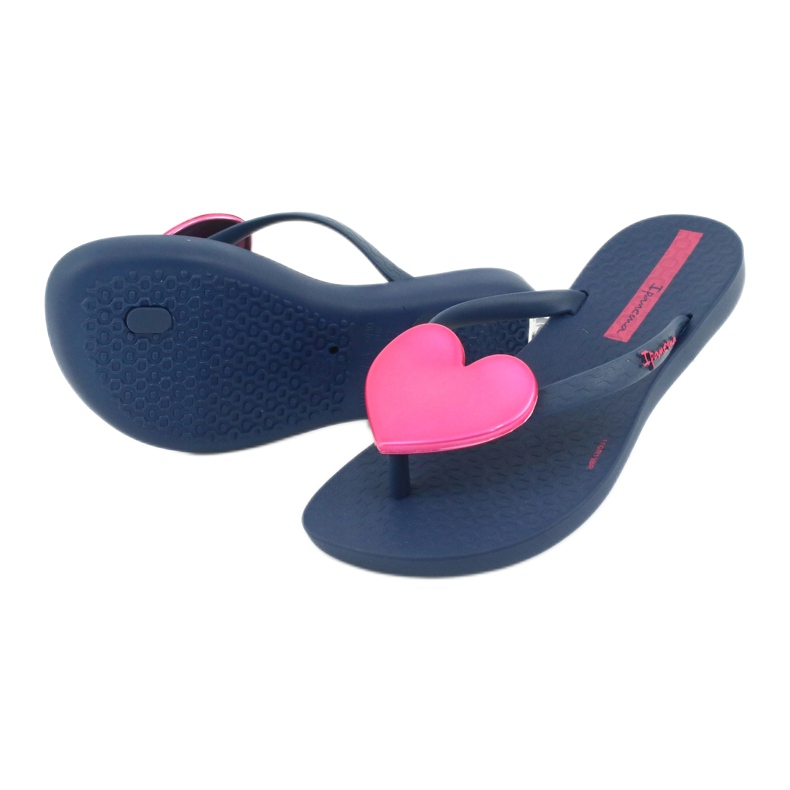 Ipanema Flip bleu marine des filles -flops avec un cœur rose d'ipanème 3