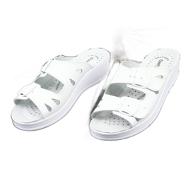 Les tongs en cuir des femmes sont des quartiers blancs blanche 2