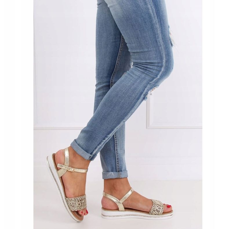 Sandales pour femmes dorées 35-197 Or 1