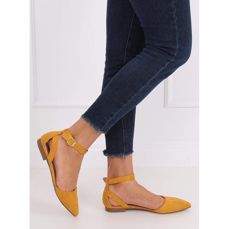 CL73P Ballerines jaune miel avec fermoir 1