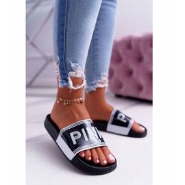 Pantoufles Vrita Noir pour Femmes 1