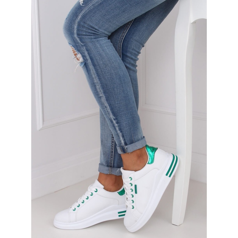 Chaussures de sport femme blanches NB320P-5 BLANC / VERT 2