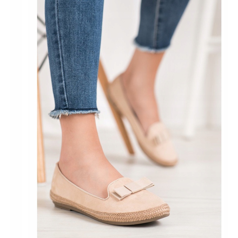 Lords classiques avec un arc VINCEZA beige 1