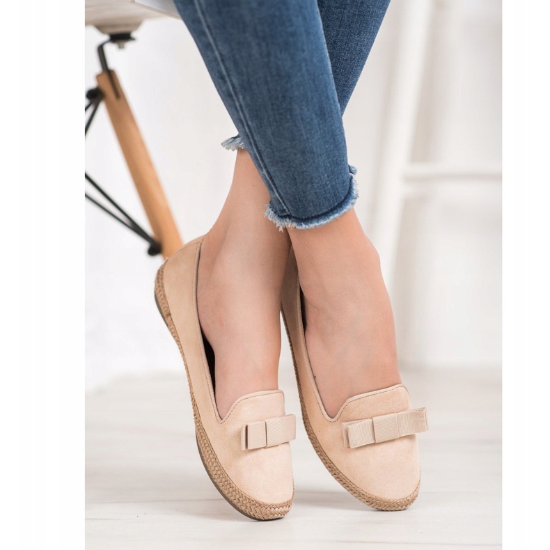 Lords classiques avec un arc VINCEZA beige 2